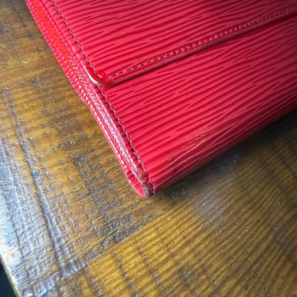 Louis Vuitton Vibrant Red Wallet - Picture 3 of 7